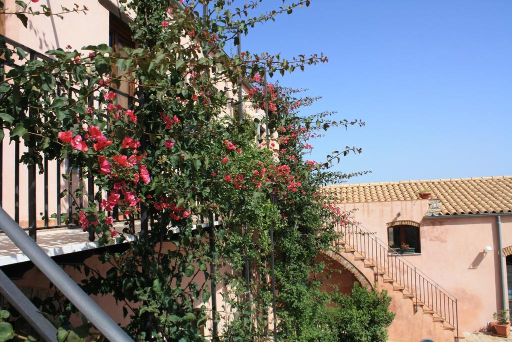 Agriturismo Case Tabarani Collesano Exterior photo